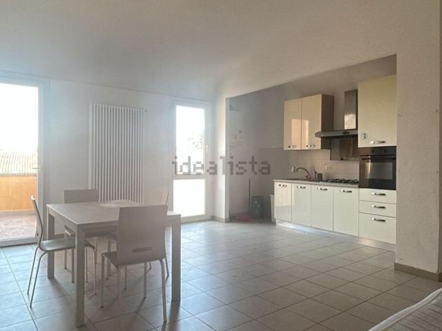 Appartamento in affitto di 80 m² in Via San Vitale, 122