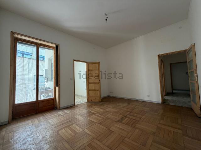 Appartamento in affitto di 80 m² in Via Senato