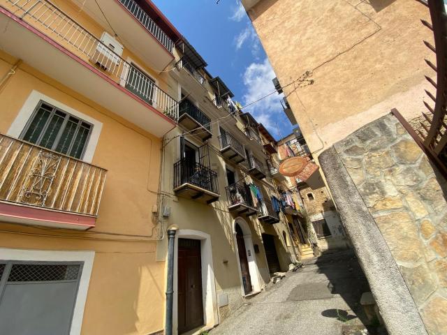 Appartamento in affitto di 80 m² in Via Stella Vignola