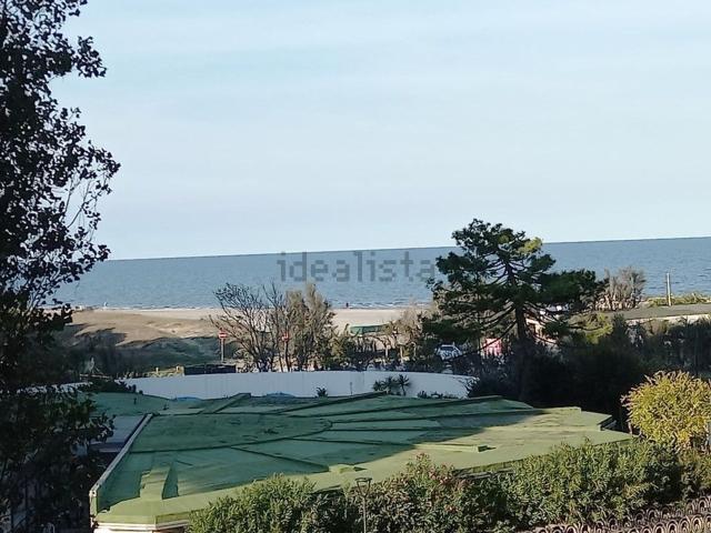 Appartamento in affitto di 80 m² in Viale Anello del Pino, 10