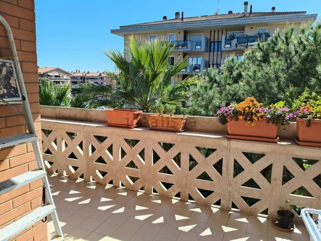 Appartamento in affitto di 81 m² in Via Vezio Crisafulli, 131