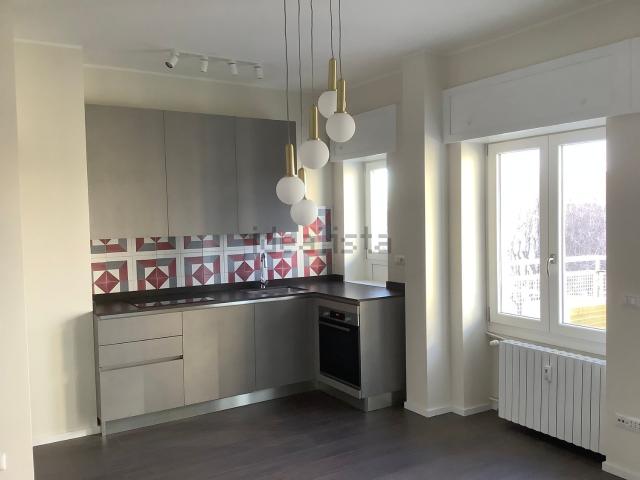 Appartamento in affitto di 81 m² in Via Alcuino, 5