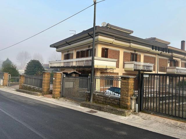 Appartamento in affitto di 81 m² in Via Francesco Scandone