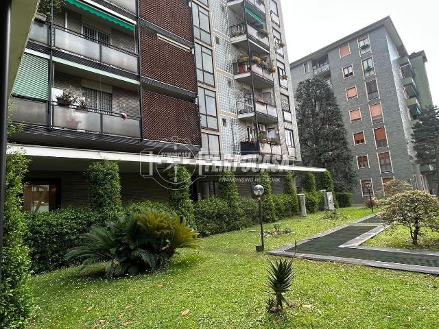Appartamento in affitto di 81 m² in Via Gianfranco Zuretti, 102