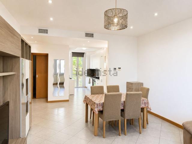 Appartamento in affitto di 81 m² in Via Lorenzo Lorenzetti, 4