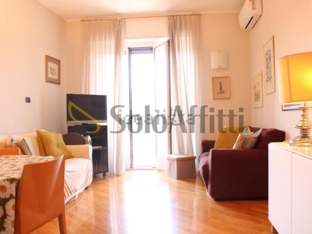 Appartamento in affitto di 81 m² in Via Paolo Giovio, 15