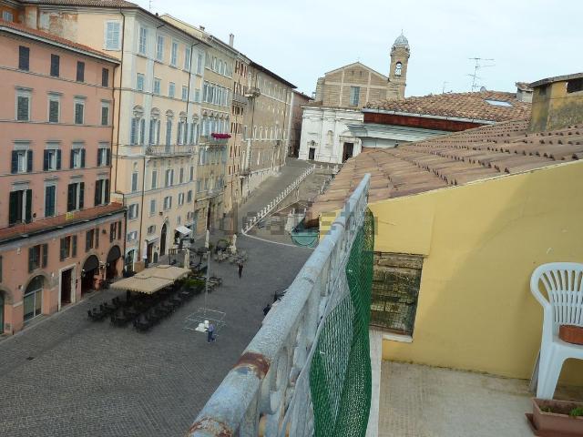 Appartamento in affitto di 82 m² in Piazza del Plebiscito