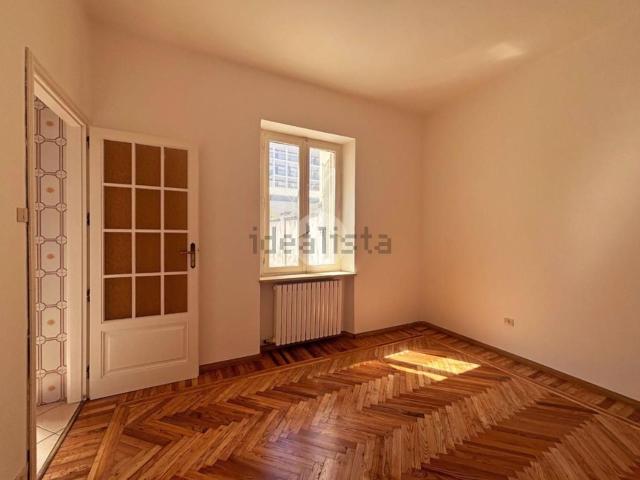 Appartamento in affitto di 72 m² in Via Des Geneys, 9