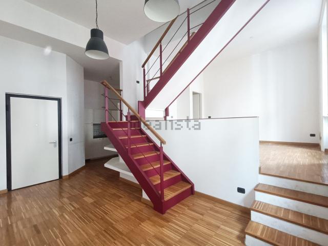Appartamento in affitto di 82 m² in Via Giulio Uberti, 29
