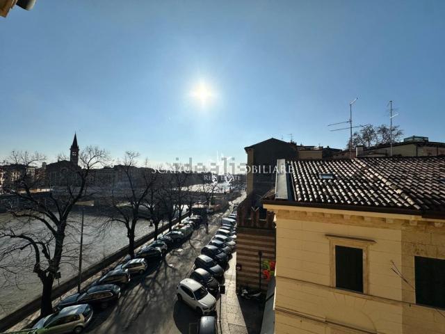 Appartamento in affitto di 82 m² in Via Sottoriva
