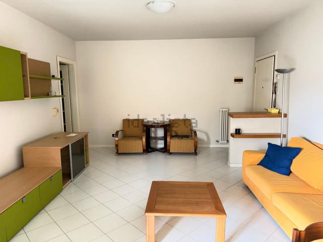 Appartamento in affitto di 87 m² in Via Turì
