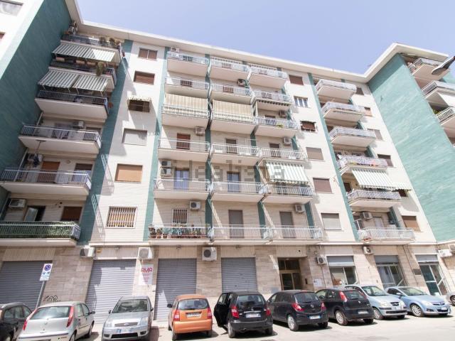 Appartamento in affitto di 87 m² in Via Vincenzo Capozzi, 80
