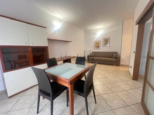 Appartamento in affitto di 87 m² in Via Monte Nero, 4