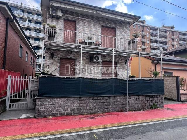 Appartamento in affitto di 84 m² in Via Trieste