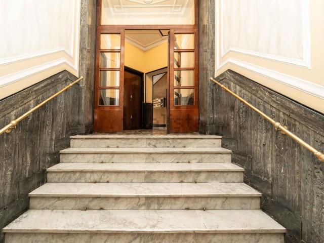 Appartamento in affitto di 84 m² in Via Vallazze, 107