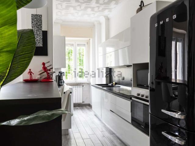Appartamento in affitto di 84 m² in Via Curio Dentato, 10