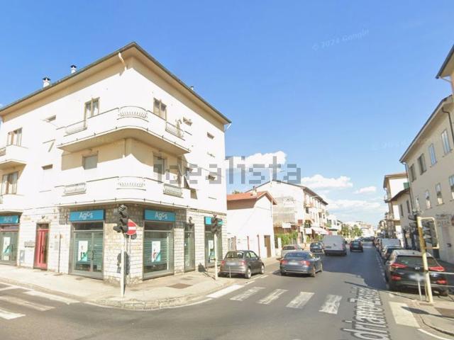 Appartamento in affitto di 84 m² in Via Giuseppe Valentini
