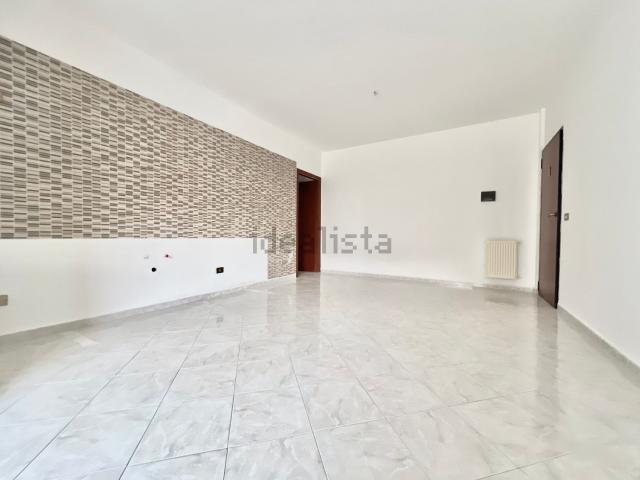 Appartamento in affitto di 84 m² in Via Luigi Cosenz, 4