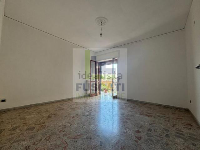 Appartamento in affitto di 84 m² in Via Napoli, 172