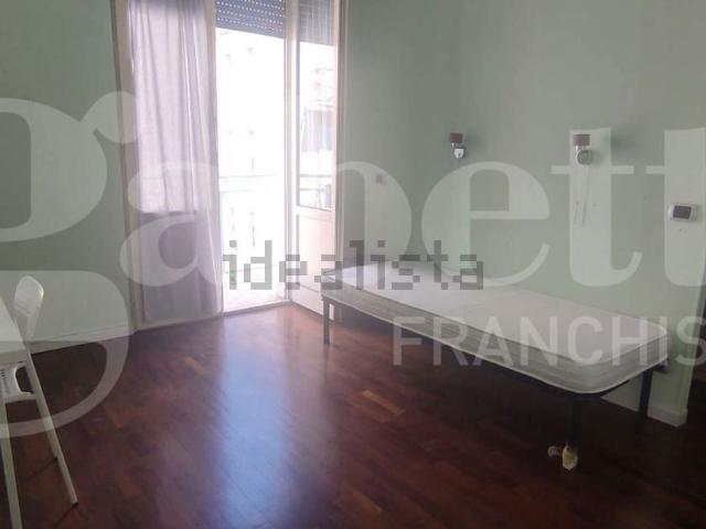 Appartamento in affitto di 85 m² in Via Ugo Foscolo