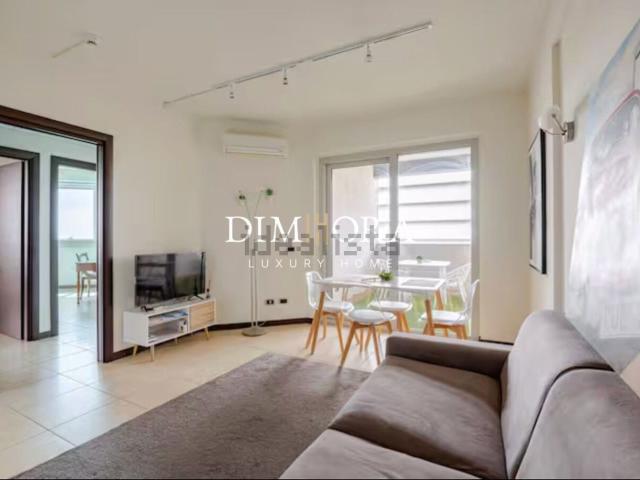 Appartamento in affitto di 85 m² in Via Ufente, 20