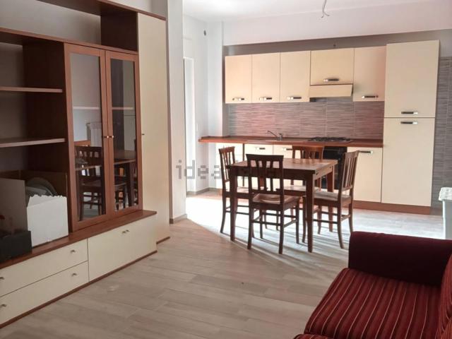 Appartamento in affitto di 85 m² in Via Alessandro Tassoni, 1