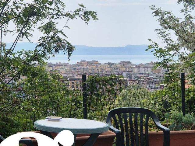 Appartamento in affitto di 85 m² in Via Camaldolilli