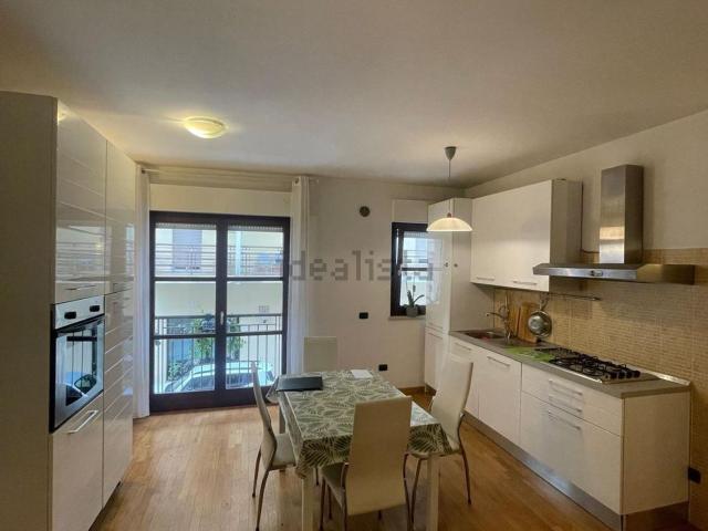 Appartamento in affitto di 85 m² in Via Carlo Poerio