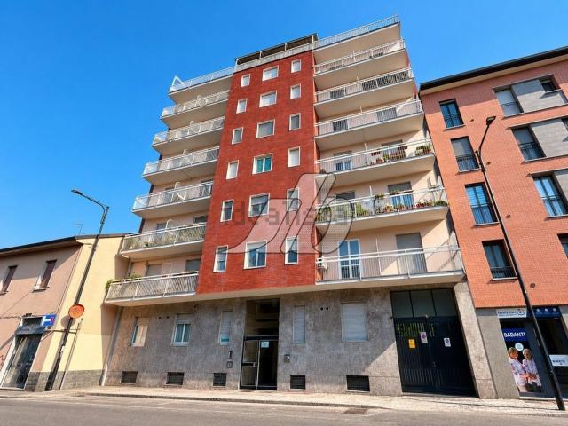 Appartamento in affitto di 85 m² in Via Carmelita de Ponti, 26