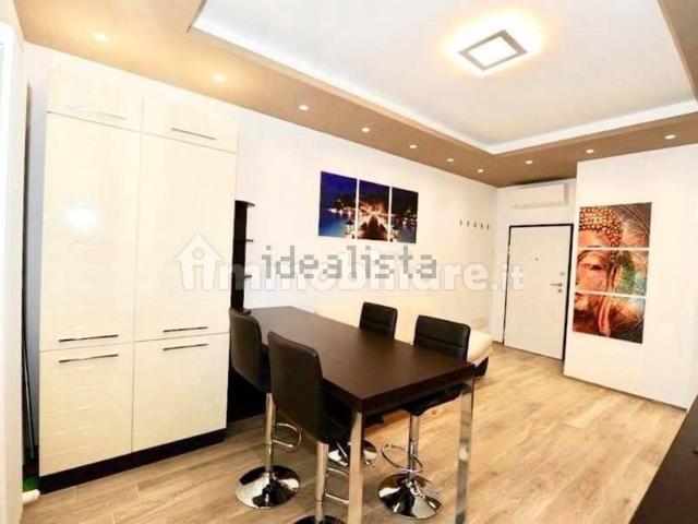 Appartamento in affitto di 85 m² in Via Decumana, 17