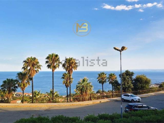 Appartamento in affitto di 85 m² in Via dei Ciclopi, 83