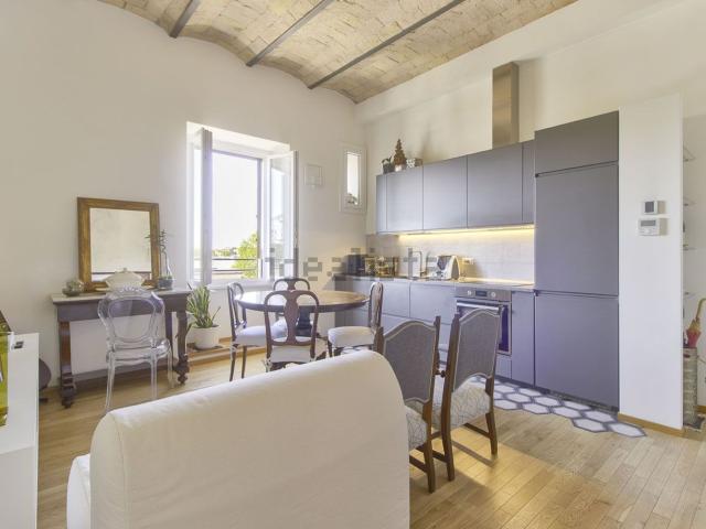 Appartamento in affitto di 85 m² in Via del Commercio, 12