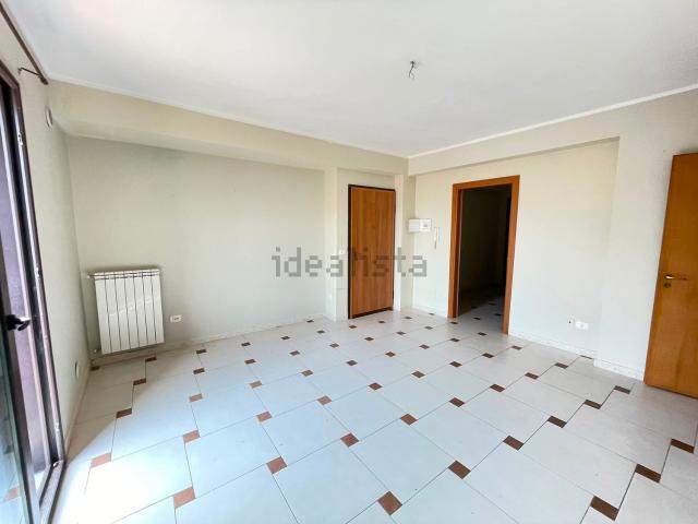 Appartamento in affitto di 85 m² in Via Gesualdo Clementi, 9