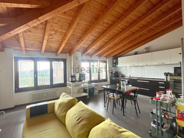Appartamento in affitto di 85 m² in Via Martiri della Libertà