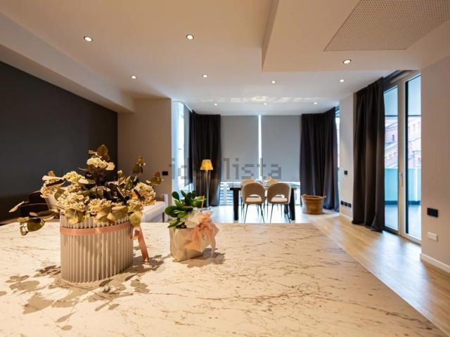Appartamento in affitto di 85 m² in Via Melchiorre Gioia, 69