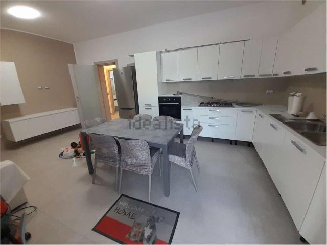 Appartamento in affitto di 85 m² in Via Radici in Piano