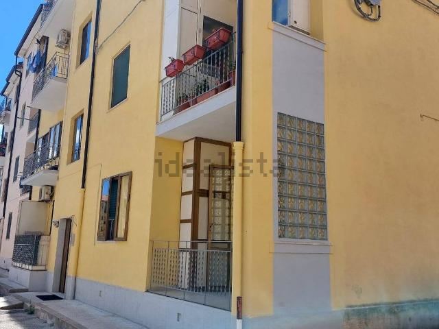 Appartamento in affitto di 85 m² in Via Raffaele Carbonari, 3