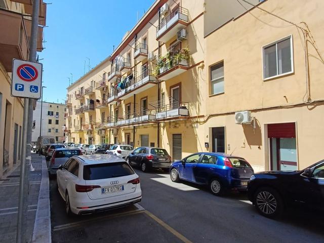 Appartamento in affitto di 85 m² in Via Raffaele Sarra, 10