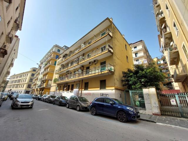 Appartamento in affitto di 85 m² in Via Renato de Martino, 17