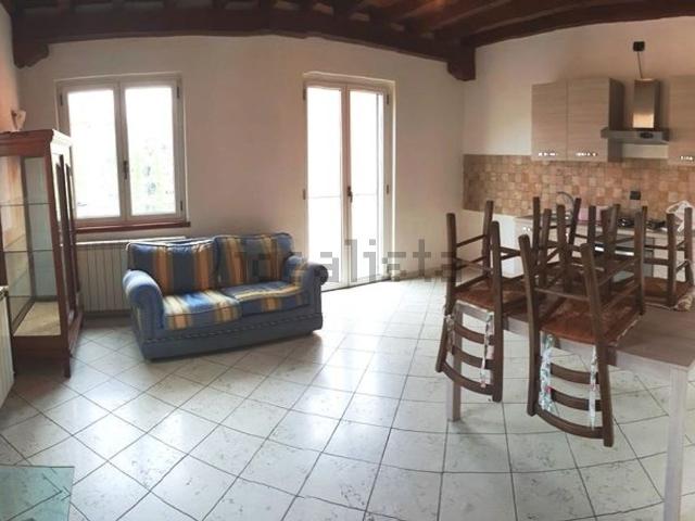 Appartamento in affitto di 85 m² in Via Roma, 13