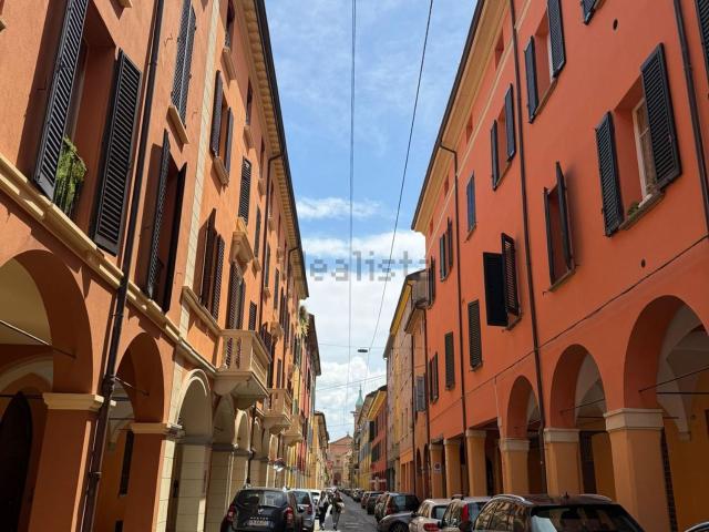 Appartamento in affitto di 85 m² in Via San Petronio Vecchio, 19