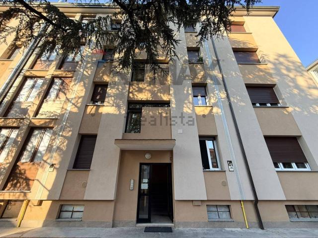 Appartamento in affitto di 85 m² in Via Sardegna, 40