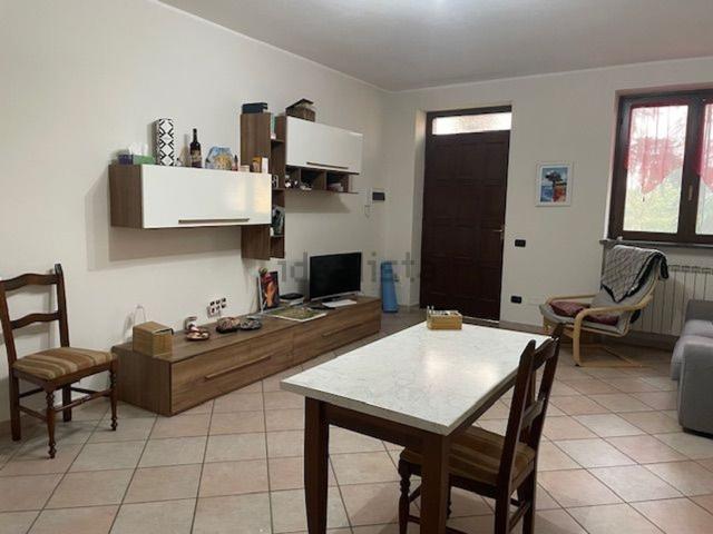 Appartamento in affitto di 85 m² in Via Strera