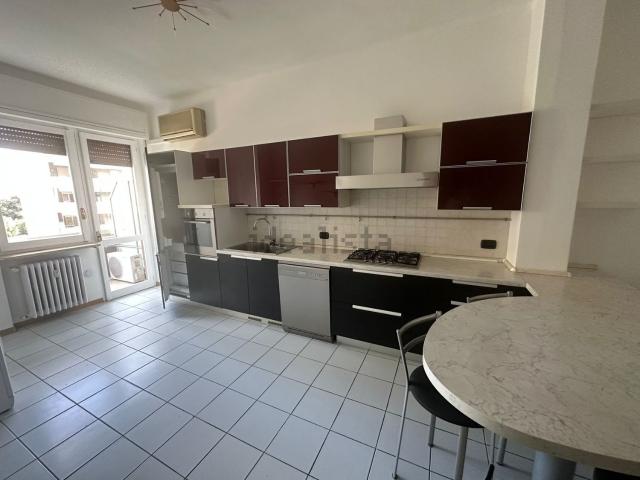 Appartamento in affitto di 85 m² in Viale O. Marchino, 4