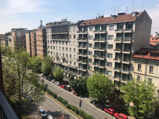 Appartamento in affitto di 85 m² in Viale Emilio Caldara, 32