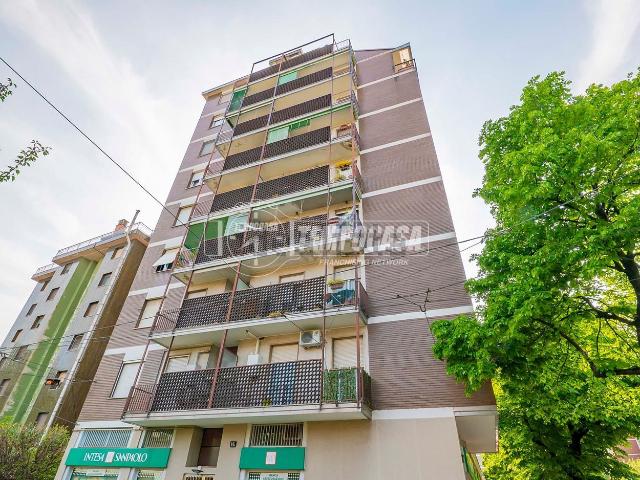 Appartamento in affitto di 85 m² in Viale Ungheria, 16