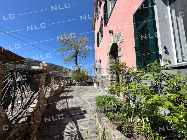 Appartamento in affitto di 86 m² in Via Caminata, 32
