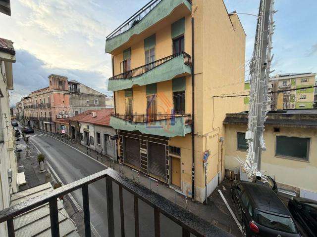 Appartamento in affitto di 86 m² in Via del Commercio, 45
