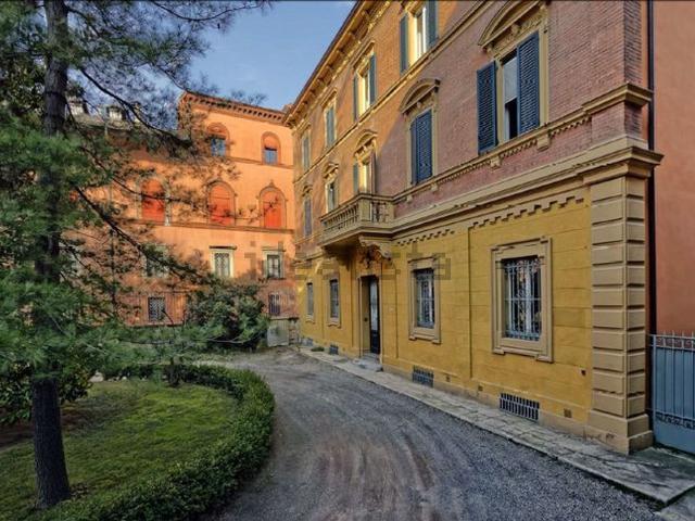 Appartamento in affitto di 96 m² in Via delle Donzelle