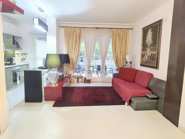 Appartamento in affitto di 86 m² in Via Lovanio, 16